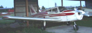 Cherokee 140, most-popular low-wing trainer of the decade. 4 seats, but only 2 were normally useable, if full fuel was carried.